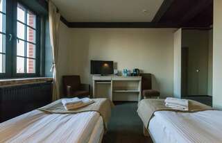 Отели типа «постель и завтрак» Aparthotel Stara Przędzalnia Жирардув Улучшенный двухместный номер с 1 кроватью или 2 отдельными кроватями-2